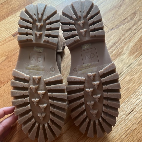 DV Dolce Vita Women's Lonny Ankle Boot size 9.5 - Picture 3 of 5